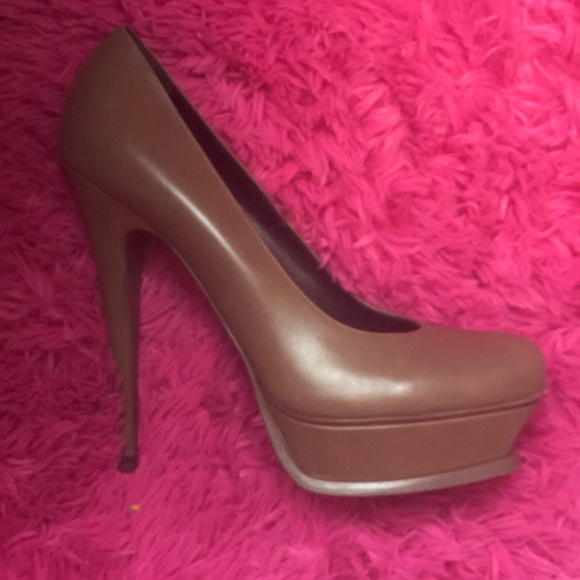 Tan YSL platform heels - Picture 2 of 3